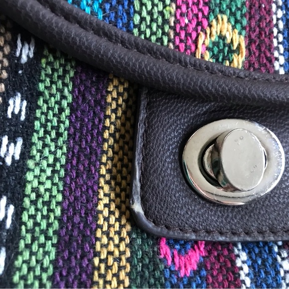 Beautiful woven Himalayan cross body purse with removable chain strap . - Picture 3 of 7